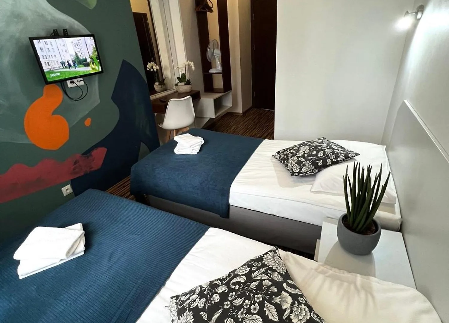 Great Polonia Dwarf Wroclaw Bed and Breakfast