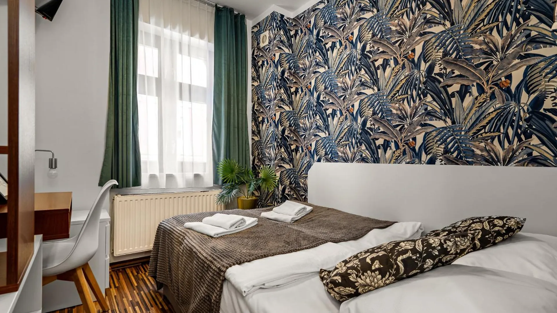 Great Polonia Dwarf Wroclaw Bed & Breakfast
