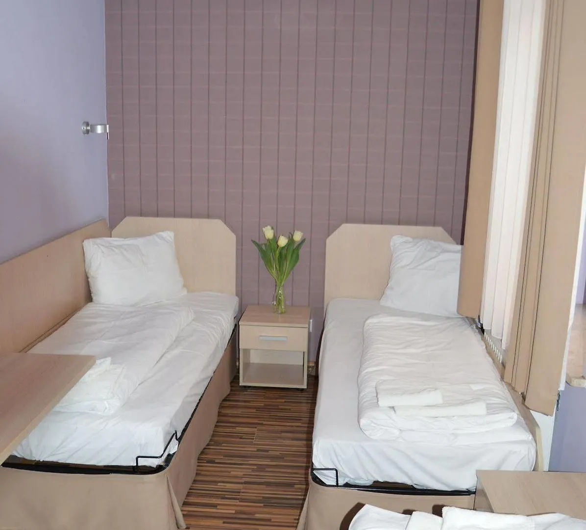 Great Polonia Dwarf Wroclaw Bed and Breakfast 2*,