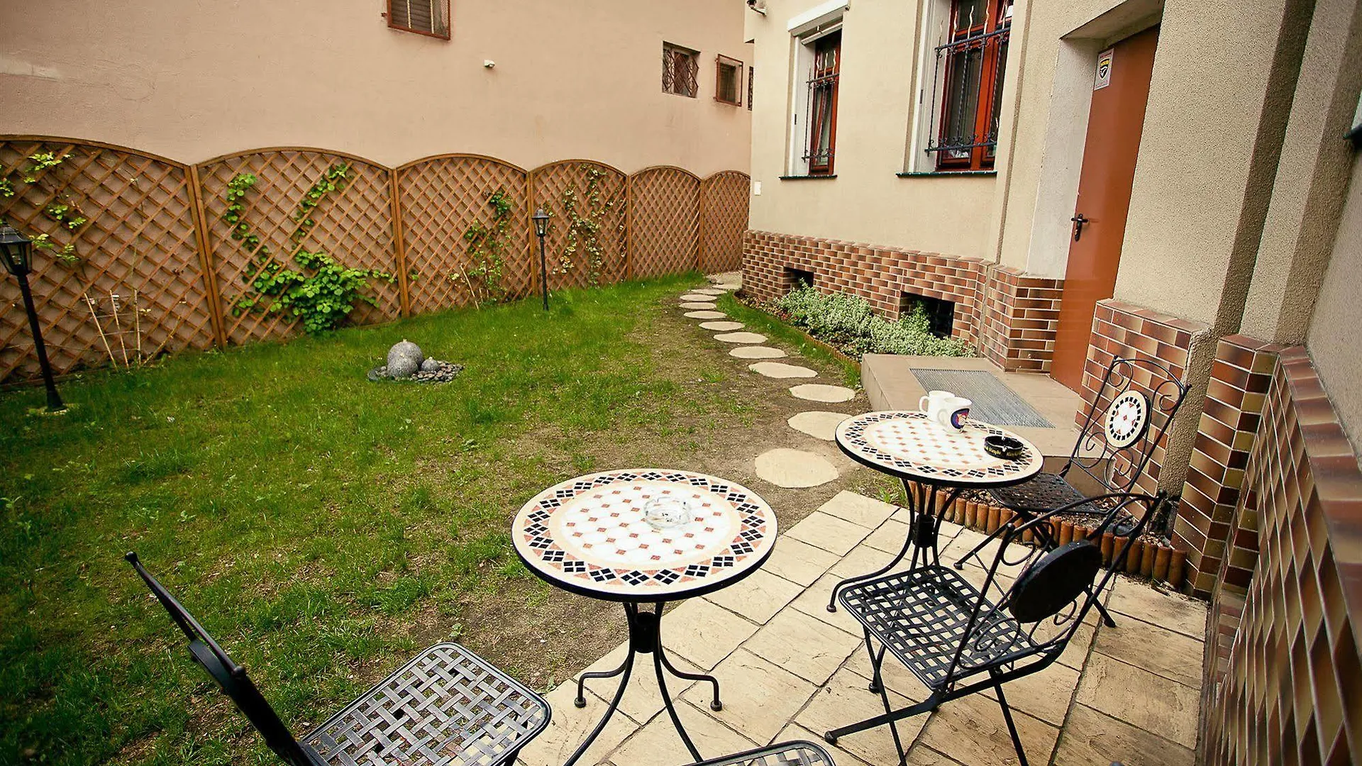 Great Polonia Dwarf Wroclaw Bed and Breakfast