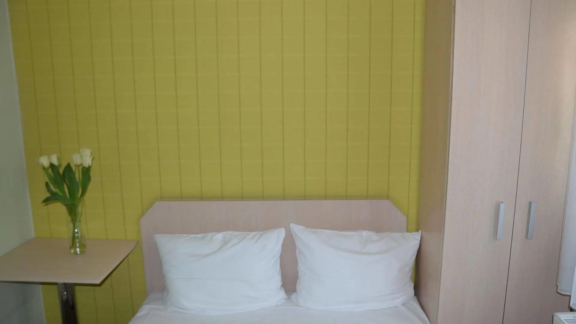 Bed and Breakfast Great Polonia Dwarf Вроцлав 2*,  Польша