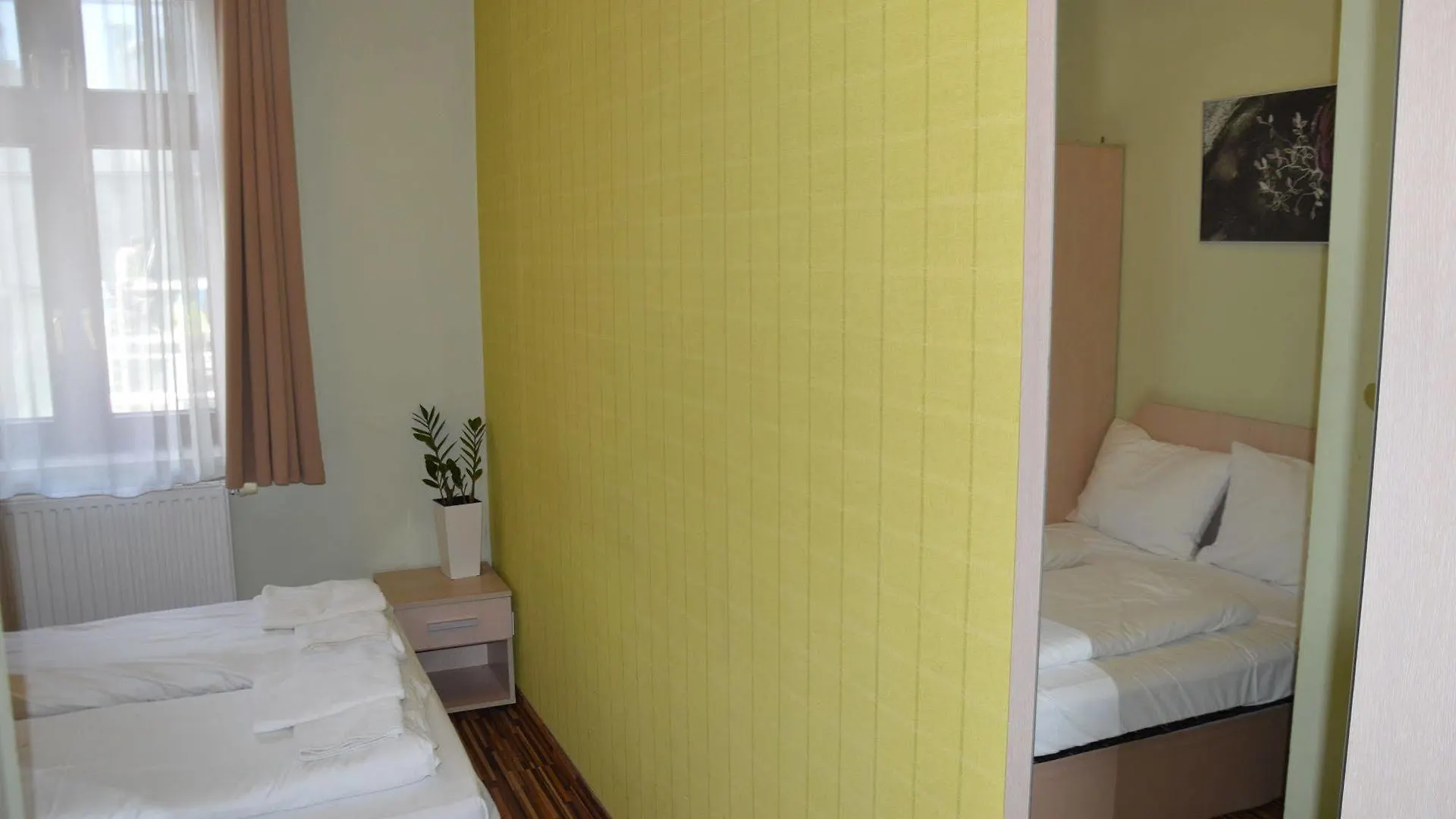 Bed and Breakfast Great Polonia Dwarf Вроцлав 2*,