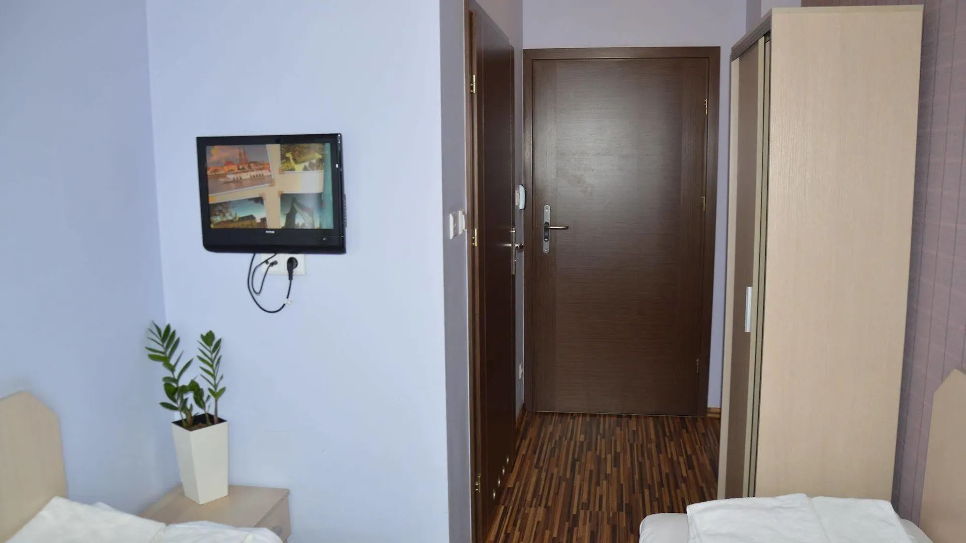 **  Great Polonia Dwarf Wroclaw Bed and Breakfast Polonia